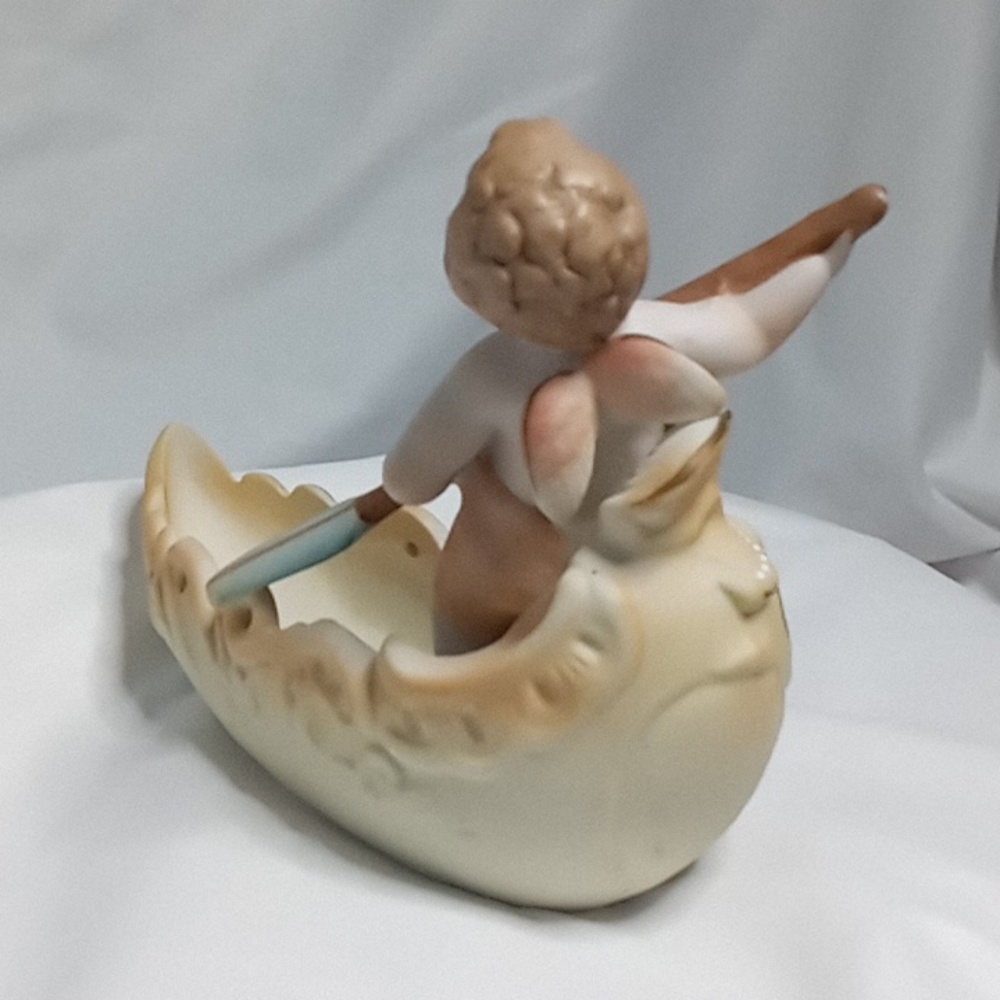 cherub with boat Ardalt Lenwile  figurine - Picture 3 of 7